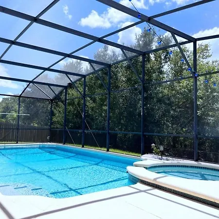 Privacy 4 Bed 3 Bath Pool Home With Spa Home